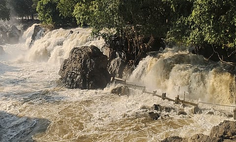 ஒகேனக்கல்லுக்கு நீர்வரத்து 60 ஆயிரம் கனஅடியாக குறைந்தது
