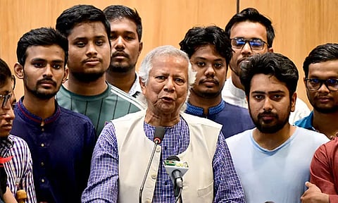 வங்காளதேசம்: இடைக்கால அரசின் முதன்மை ஆலோசகராக முகமது யூனுஸ் பதவியேற்றார்