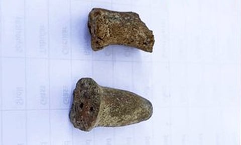 வெம்பக்கோட்டை அகழாய்வில் சுடுமண்ணாலான ஆட்டக்காய்கள் கண்டெடுப்பு