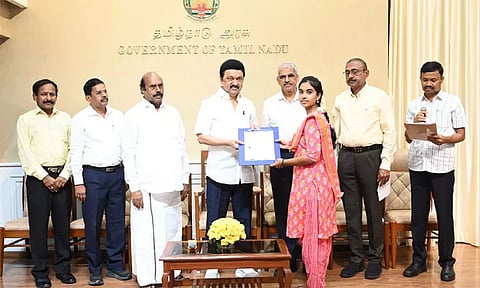 நெடுஞ்சாலைத்துறையில் 180 பேருக்கு பணி நியமன ஆணை: மு.க.ஸ்டாலின் வழங்கினார்