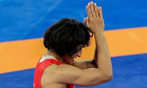 பாரீஸ் ஒலிம்பிக்: வினேஷ் போகத்திற்கு வெள்ளிப்பதக்கம் வழங்கக்கோரிய மனு தள்ளுபடி