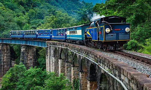 ஊட்டியில் நாளை முதல் சிறப்பு மலை ரெயில் இயக்கம்