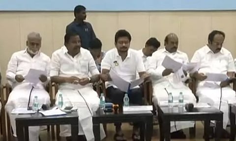 வடகிழக்கு பருவமழை: அமைச்சர்கள் தலைமையில் ஆலோசனை