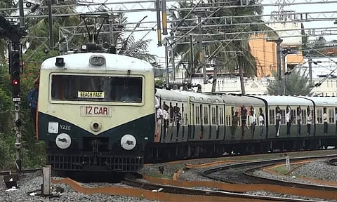 பராமரிப்பு பணிகள்: சென்னை கடற்கரை - எழும்பூர் இரவு நேர மின்சார ரெயில்கள் நாளை ரத்து