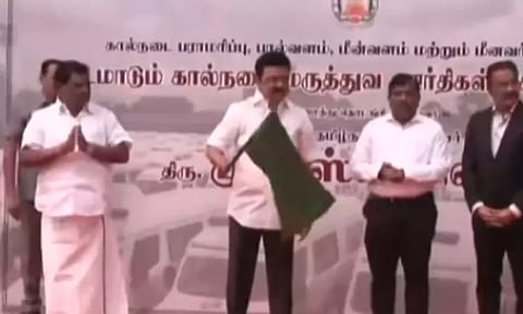 கால்நடை பராமரிப்புத்துறை சார்பில் 200 நடமாடும் வாகனங்கள் சேவை - முதல்-அமைச்சர் மு.க.ஸ்டாலின் தொடங்கி வைத்தார்