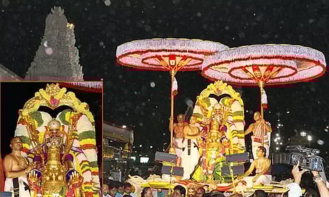 திருப்பதி ஏழுமலையான் கோவிலில் கருடசேவை