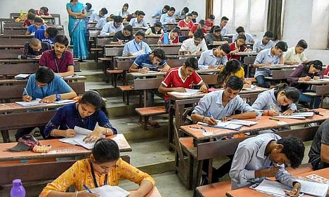 தமிழக அரசில் வேலை வாய்ப்பு: 861 காலி பணி இடங்கள்