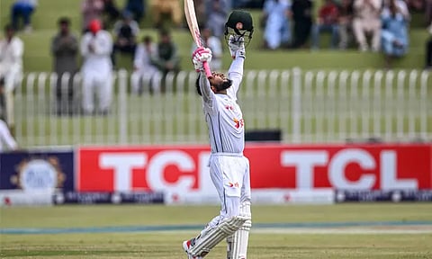 ஆட்ட நாயகன் விருது வென்ற வங்காளதேச வீரரின் நெஞ்சை தொடும் செயல்... ரசிகர்கள் நெகிழ்ச்சி