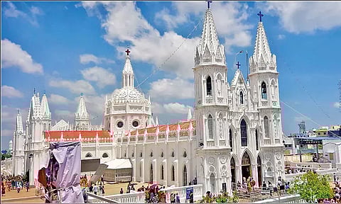 வேளாங்கண்ணி பேராலய ஆண்டு திருவிழா: இன்று கொடியேற்றத்துடன் தொடங்குகிறது