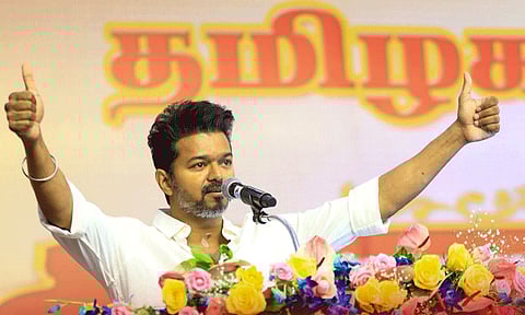 அதிக உறுப்பினர்களை சேர்க்கும் மாவட்ட செயலாளர்களுக்கு பரிசு: மாநாட்டில் வழங்குகிறார் விஜய்