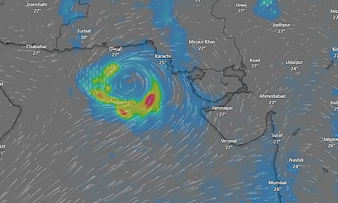 குஜராத்தை அச்சுறுத்தும் 'அஸ்னா' புயல் இந்தியக் கடற்பகுதியிலிருந்து விலகிச் செல்ல வாய்ப்பு
