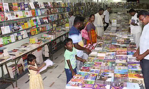 மதுரை: தமுக்கம் மைதானத்தில் புத்தக திருவிழா இன்று தொடங்குகிறது