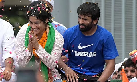 வினேஷ் போகத், பஜ்ரங் புனியா ராஜினாமா ஏற்பு: வடக்கு ரெயில்வே