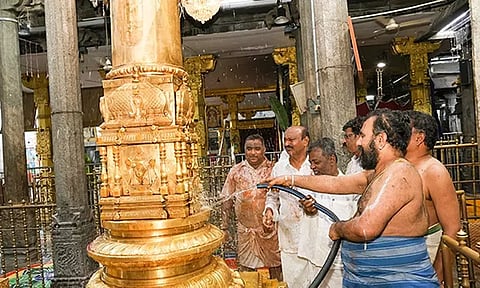 திருச்சானூர் பத்மாவதி தாயார் கோவிலில் ஆழ்வார் திருமஞ்சனம்