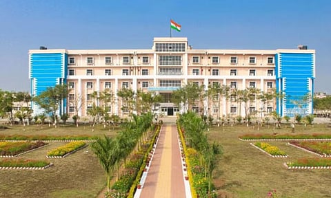Parala Maharaja Engineering College (image courtesy: pmec.ac.in)