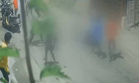 பாடகர் மனோவின் மகன்கள் மீது கொடூர தாக்குதல்- சிசிடிவி காட்சி வெளியானது