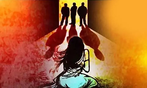 ஆண் நண்பருடன் பேசிக்கொண்டிருந்த இளம்பெண் கூட்டு பாலியல் பலாத்காரம்: சிவகங்கையில் பரபரப்பு