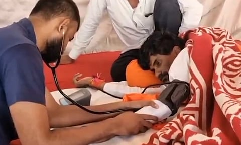 மராத்தா இடஒதுக்கீடு விவகாரம்: 8-வது நாளாக மனோஜ் ஜரங்கே உண்ணாவிரதம்.. உடல்நிலை பாதிப்பு