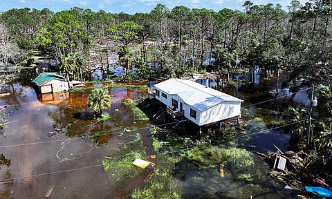 அமெரிக்கா: மணிக்கு 225 கி.மீ. வேகத்தில் சுழன்றடித்த ஹெலன் சூறாவளி புயல்; 26 பேர் பலி