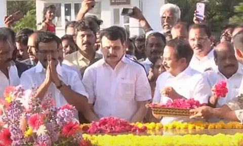 அண்ணா, கலைஞர் நினைவிடங்களில் மரியாதை செலுத்திய புதிய அமைச்சர்கள்