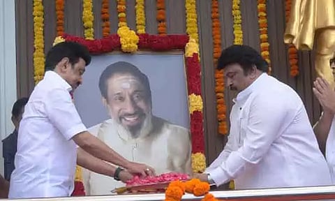 நடிகர் சிவாஜி கணேசன் சிலைக்கு முதல்-அமைச்சர் மு.க.ஸ்டாலின் மரியாதை