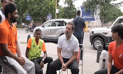 'விளையாட்டு சங்கங்களில் அரசியல்வாதிகளுக்கு பதிலாக விளையாட்டு வீரர்கள் பொறுப்பேற்க வேண்டும்' - ராகுல் காந்தி