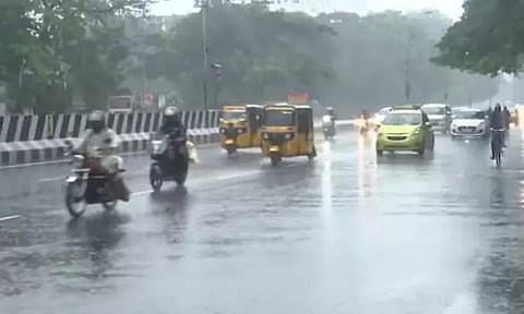 சென்னையின் பல்வேறு பகுதிகளில் மிதமான மழை