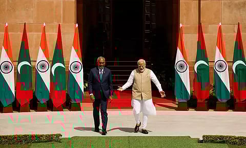 மாலத்தீவு அதிபருக்கு ஜனாதிபதி மாளிகையில் ராணுவ அணிவகுப்பு மரியாதை