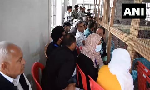 காஷ்மீரில் 47 இடங்களில் காங்கிரஸ் கூட்டணி முன்னிலை