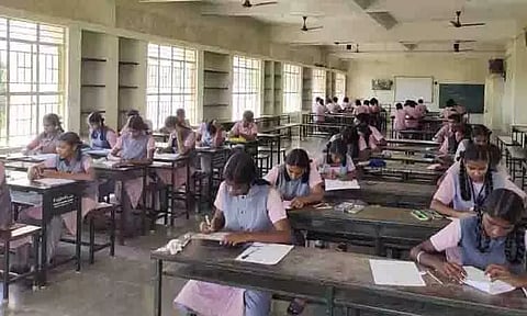 தமிழகத்தில் பொதுத்தேர்வுகளுக்கான அட்டவணை 14-ம் தேதி வெளியீடு