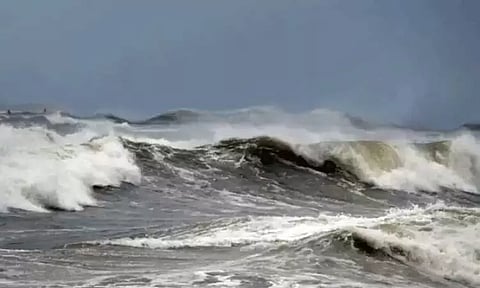 வங்கக்கடலில் 14ம் தேதி உருவாகிறது காற்றழுத்த தாழ்வு பகுதி