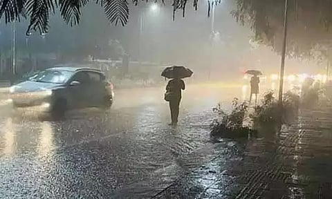 கனமழை: மீட்பு பணிக்கு முப்படைகளும் தயார்; பாதுகாப்பு அமைச்சகம் தகவல்