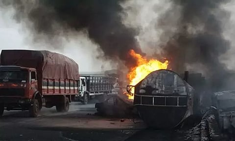 நைஜீரியாவில் பெட்ரோல் டேங்கர் லாரி வெடித்த விபத்தில் 94 பேர் பலி