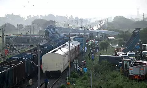 கவரப்பேட்டை ரெயில் விபத்து: மேலும் 20 பேருக்கு சம்மன்