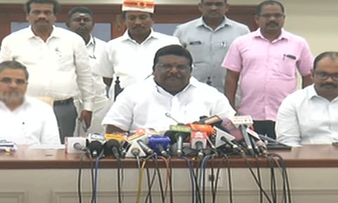 தீபாவளி சிறப்பு பஸ்கள்: எந்தெந்த ஊர்களுக்கு எங்கிருந்து இயக்கப்படுகிறது..? - அமைச்சர் தகவல்