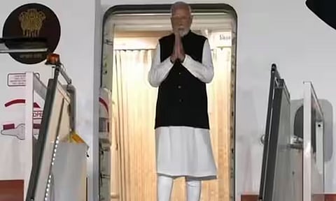 ரஷிய சுற்றுப்பயணம் நிறைவு : நாடு திரும்பினார் பிரதமர் மோடி