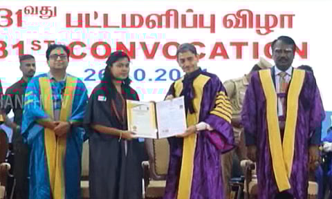 நெல்லையில் கவர்னர் பங்கேற்ற பட்டமளிப்பு விழா - அமைச்சர் கோவி.செழியன் புறக்கணிப்பு