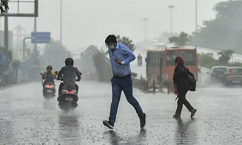 10 மாவட்டங்களில் இன்று கனமழைக்கு வாய்ப்பு-வானிலை ஆய்வு மையம்
