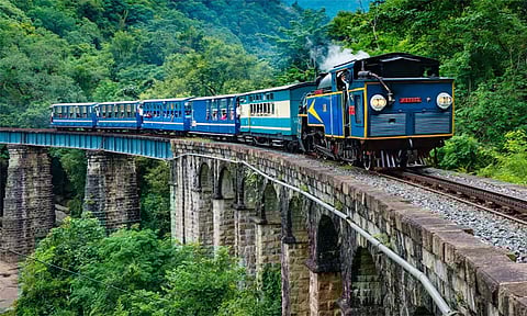 ஊட்டி மலை ரெயில் சேவை தற்காலிகமாக ரத்து