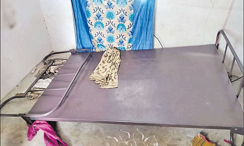 திண்டுக்கல் அருகே சோகம்: தந்தை-மகன் உயிரை பறித்த கட்டில்