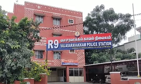 கொத்தடிமைகளாக வேலை செய்து வந்த 5 பேர் மீட்பு - சென்னையில் அதிர்ச்சி சம்பவம்