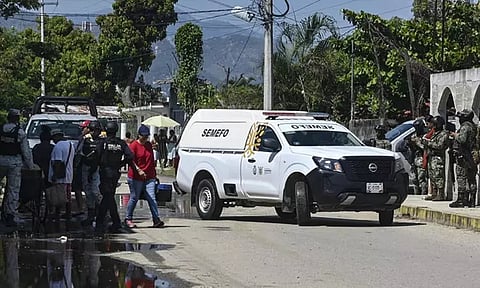 மெக்சிகோ: படுகொலையான 2 குழந்தைகள் உள்பட 11 பேரின் உடல்கள் மீட்பு