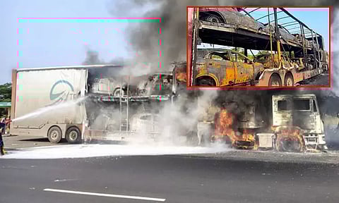 தெலுங்கானா: கன்டெய்னர் லாரியில் தீ விபத்து; 8 கார்கள் சேதம்