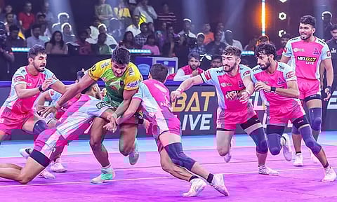 புரோ கபடி லீக்; பெங்களூரு - ஜெய்ப்பூர் அணிகள் இன்று மோதல்