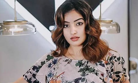 நடிகை மாளவிகா மேனன் பற்றி அவதூறு பரப்பிய இளைஞர் கைது