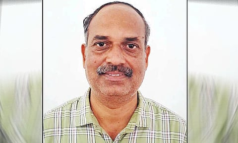 வீட்டிற்கு வந்த பட்டதாரி பெண்ணை பலாத்காரம் செய்ய முயன்ற பேராசிரியர்