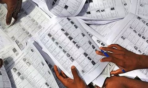 வாக்காளர் பட்டியலில் திருத்தம் செய்ய நாளை சிறப்பு முகாம்