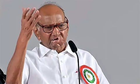 வகுப்புவாதம் மூலம் நாட்டிற்கு தீங்கிழைக்கின்றனர்: சரத்பவார் தாக்கு