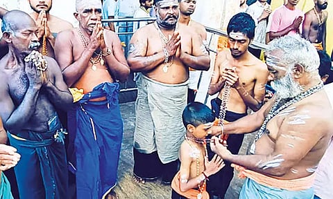 ராமேஸ்வரம் கோவிலில் மாலை அணிந்து விரதத்தை தொடங்கிய அய்யப்ப பக்தர்கள்