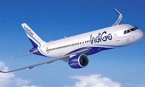 விமானத்தின் கழிவறையில் அநாகரீக செயலில் ஈடுபட்ட பயணி